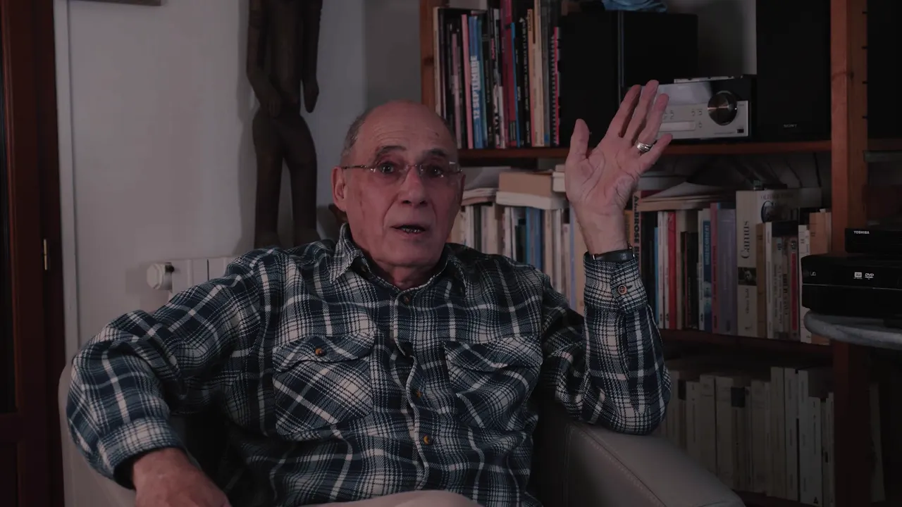 Lancer la vidéo : Gilles Ascaride